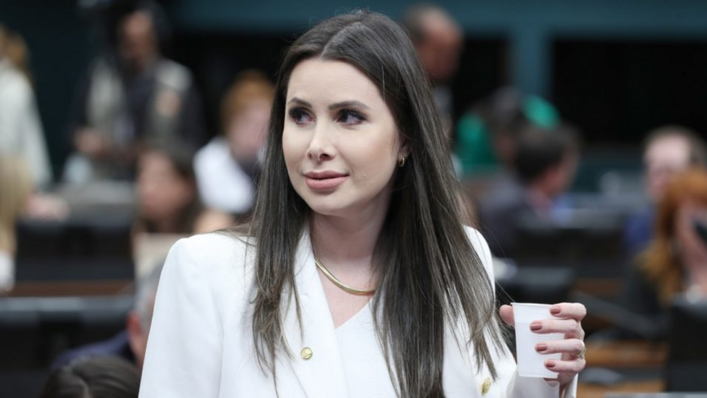 PL avalia indicar Caroline de Toni como vice de Jorginho Mello em 2026 para resolver impasse no Senado