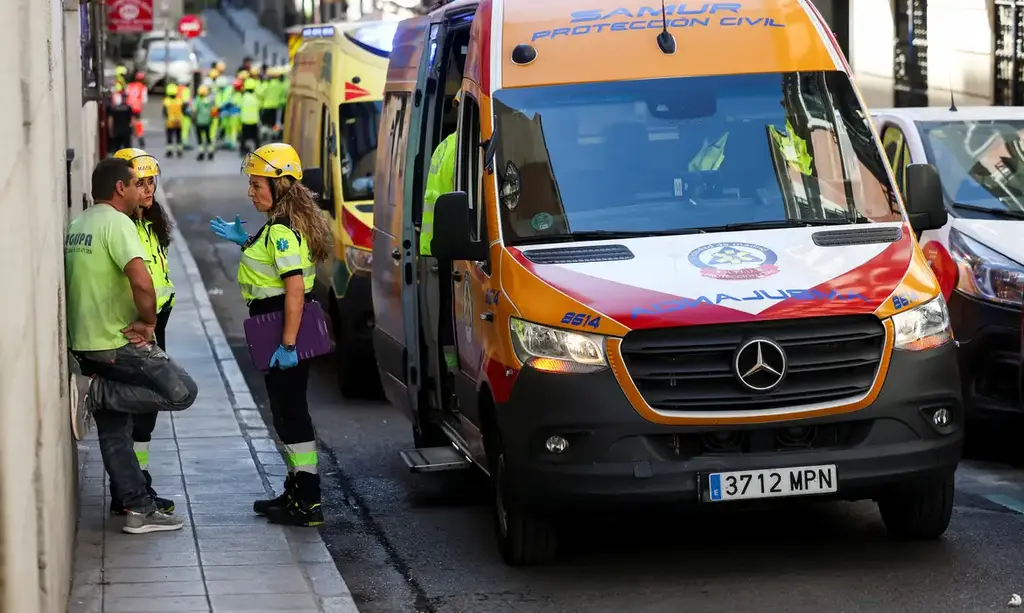Prédio desaba parcialmente no centro de Madri