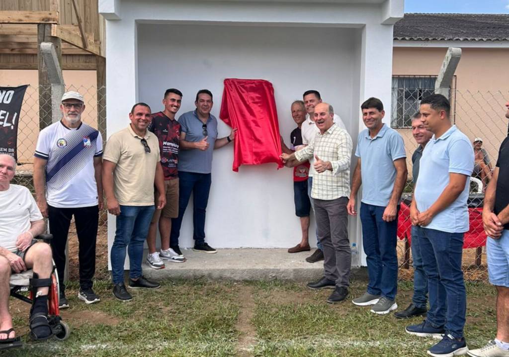 COMUNIDADE DE FORQUILHINHA CELEBRA INAUGURAÇÃO DO COMPLEXO ESPORTIVO MANOEL DE MATOS BAUER