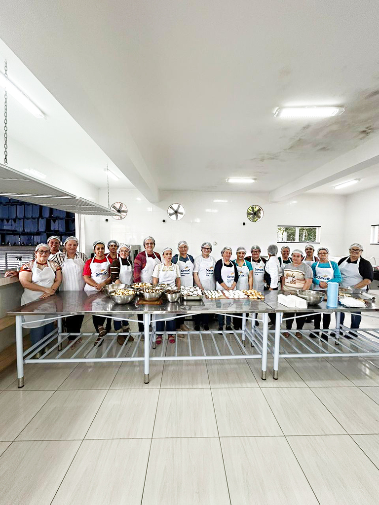 OFICINA DE CULINÁRIA PROMOVE QUALIFICAÇÃO E GERAÇÃO DE RENDA EM PIRATUBA