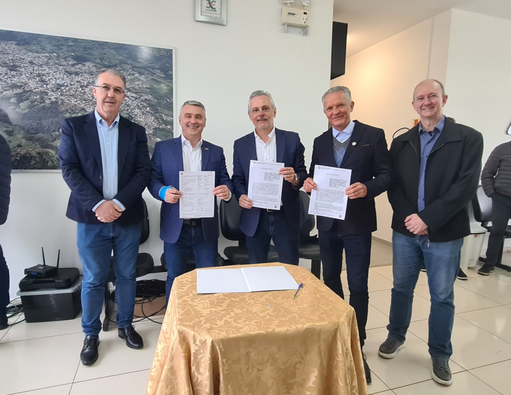 Estado e Município firmam convênio para novos investimentos no Aeroporto de São Miguel do Oeste