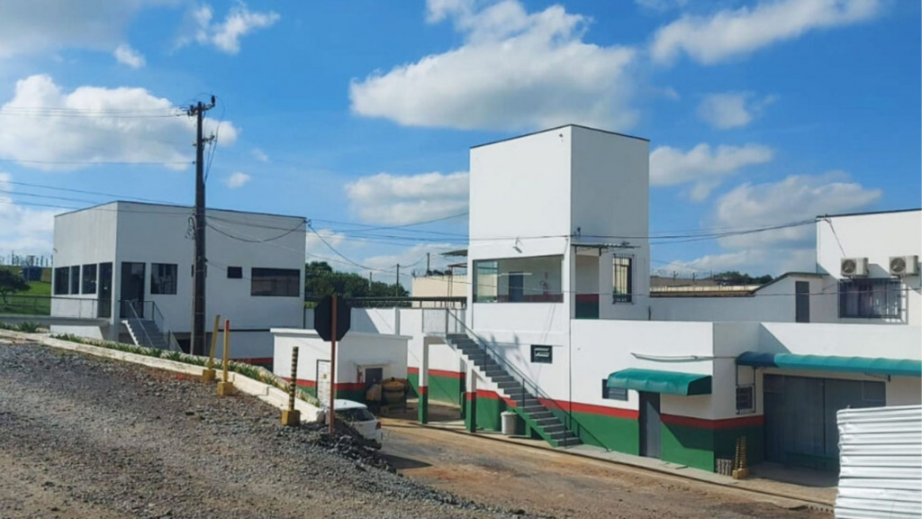 Presos de Canoinhas estão trabalhando na pintura e sinalização das ruas