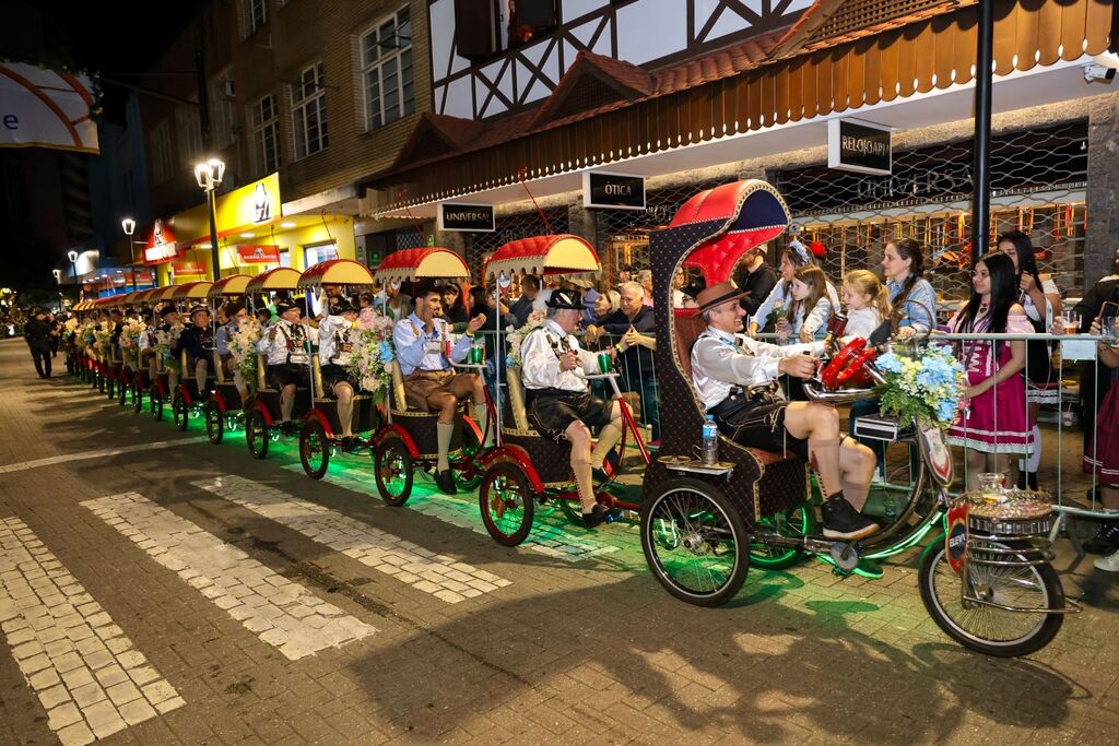 Oktoberfest chega à 40ª edição celebrando tradição, cultura e geração de renda em Blumenau