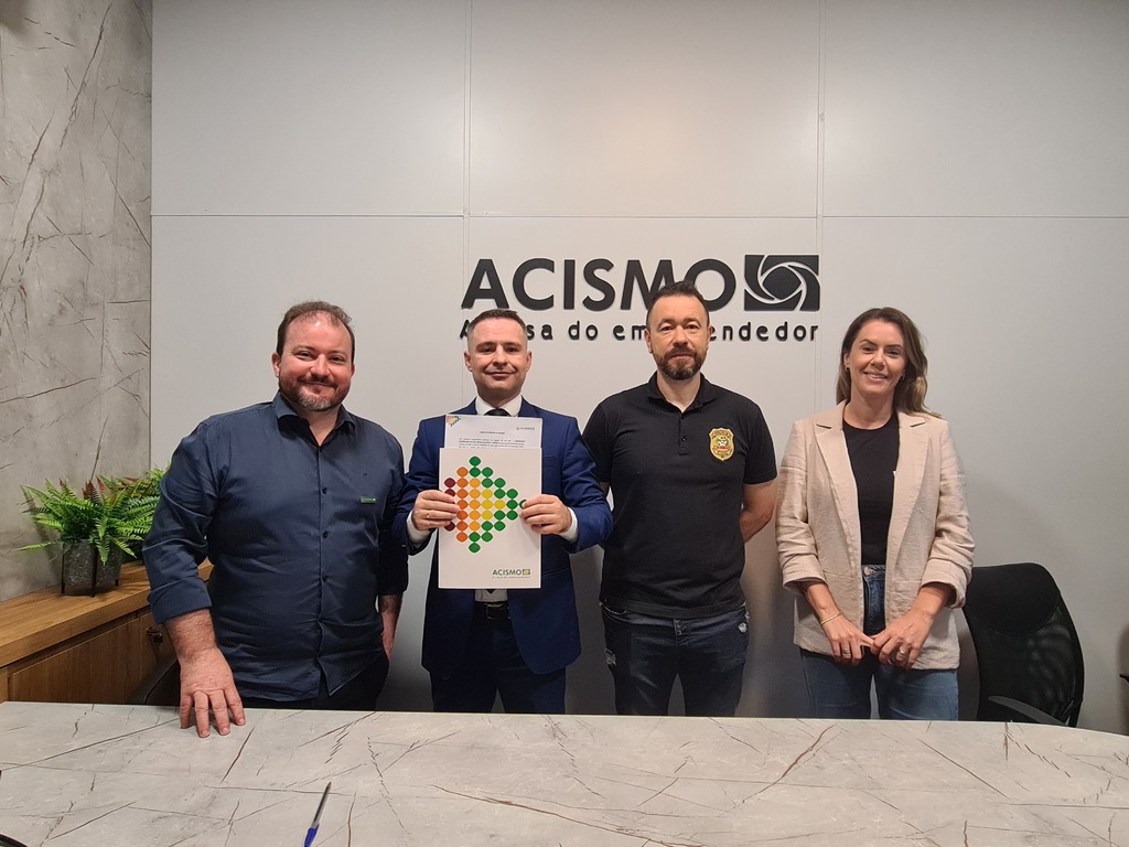 Acismo formaliza repasse de doação à Polícia Civil para compra de cão adestrado