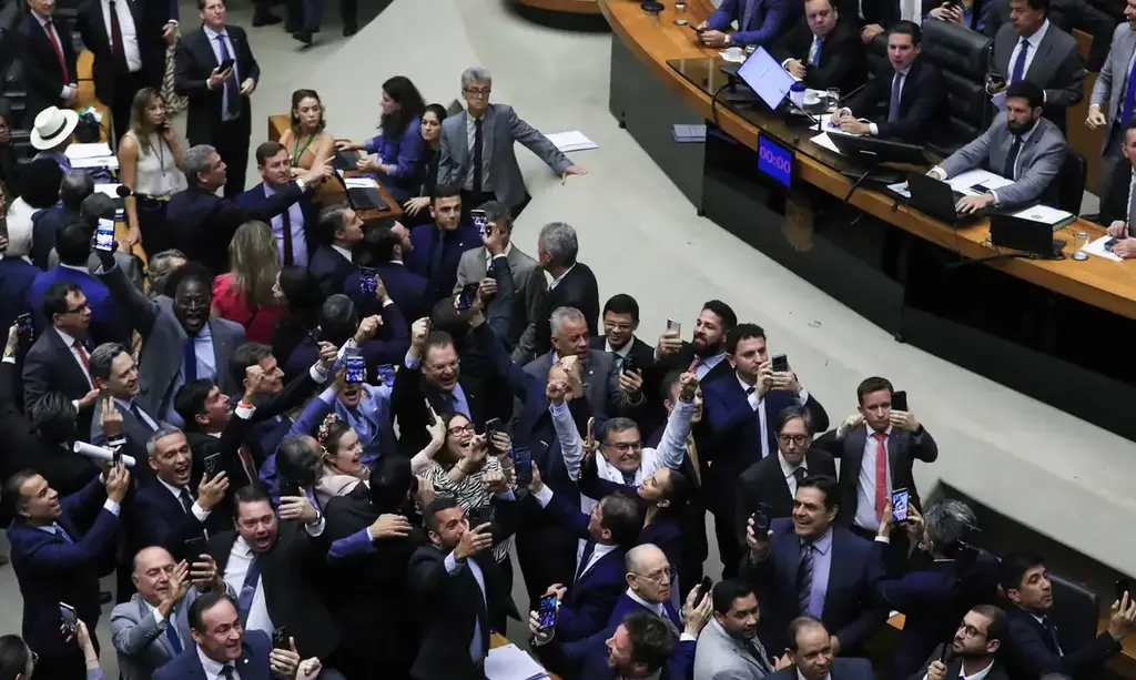 Câmara aprova retirada da MP alternativa ao IOF