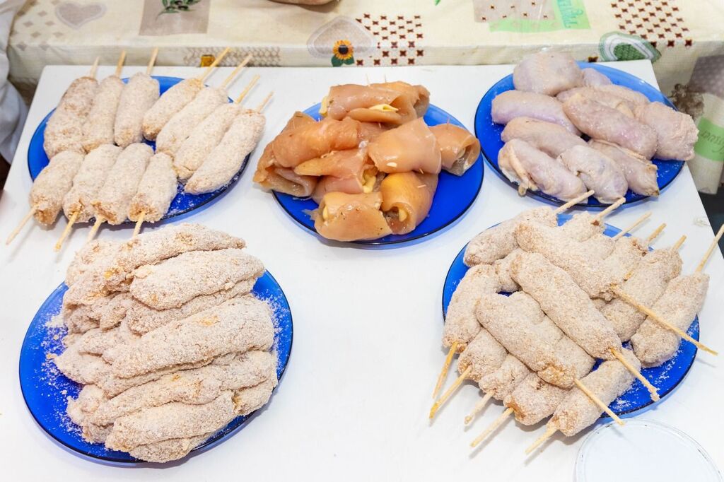 CURSO ENSINA TÉCNICAS DE PREPARO E APROVEITAMENTO DO FRANGO EM PASSO DE TORRES