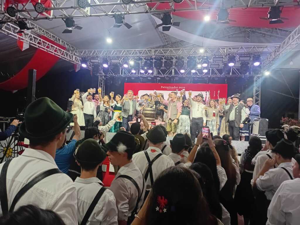 TIROLERFEST 2025 - Noite da Abertura da Festa Mais Tirolesa do Brasil foi Um Sucesso!!