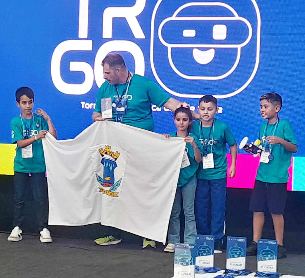 Alunos de Catanduvas conquistam os três primeiros lugares no Torneio de Robótica Grande Oeste
