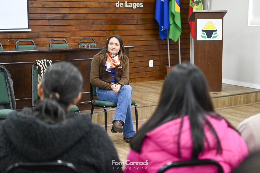 Feira das Profissões do Agronegócio inspira jovens acolhidos a sonhar com o futuro no campo
