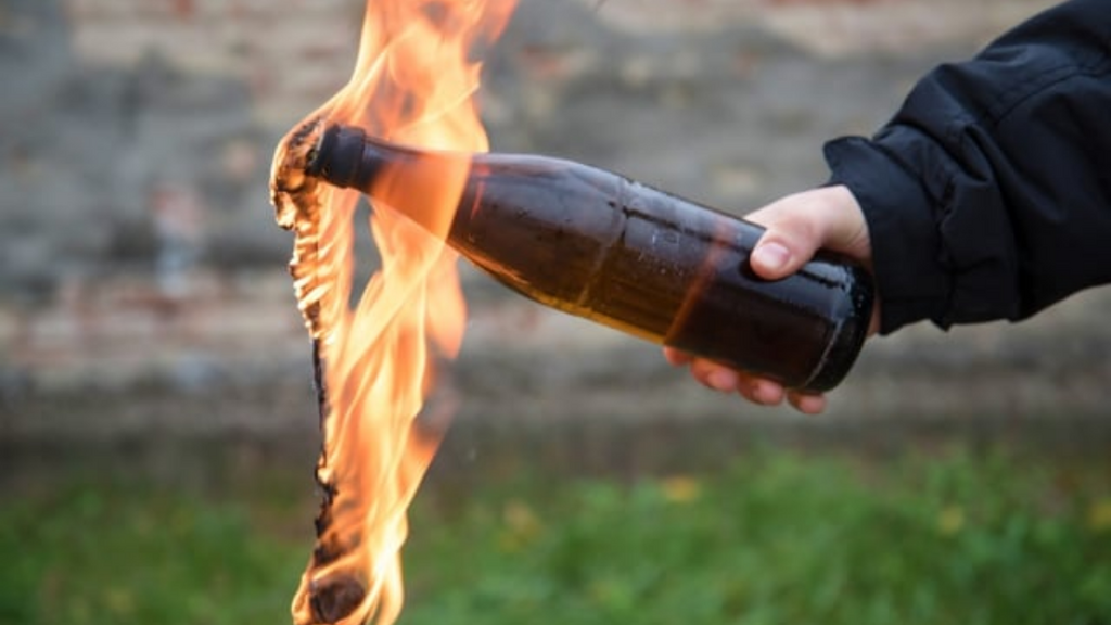 Imagen: microjuris - Homem é condenado a 61 anos de prisão por incendiar casa da ex-namorada e matar sogra em SC