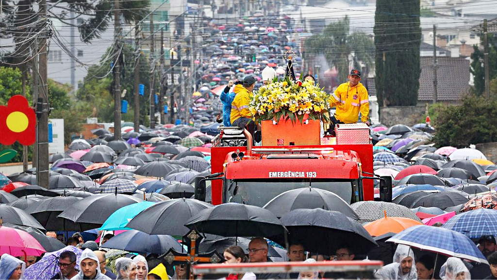 Mais de 70 mil fiéis participam da 48ª Romaria de Nossa Senhora Aparecida em Campos Novos
