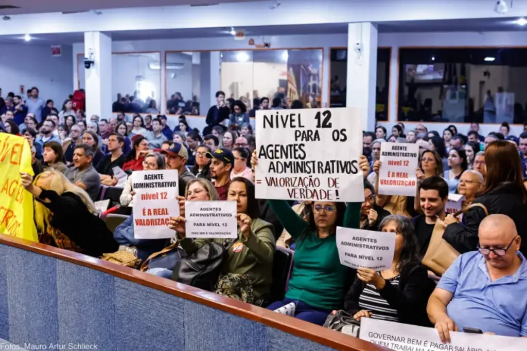 Reforma administrativa avança com aprovação de pareceres na Comissão de Constituição e Justiça