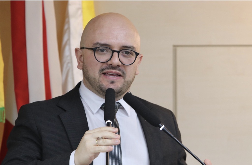 Projeto aprovado cria nova etapa de orientação antes da punição a ambulantes em Criciúma