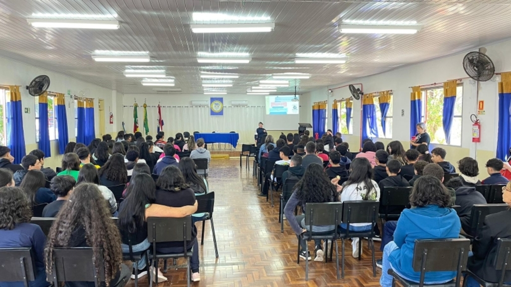 Patrulha Escolar promove palestra sobre combate ao bullying