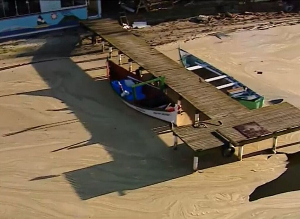 Análise descarta esgoto na Lagoa da Conceição e aponta “fenômeno natural”, diz prefeitura