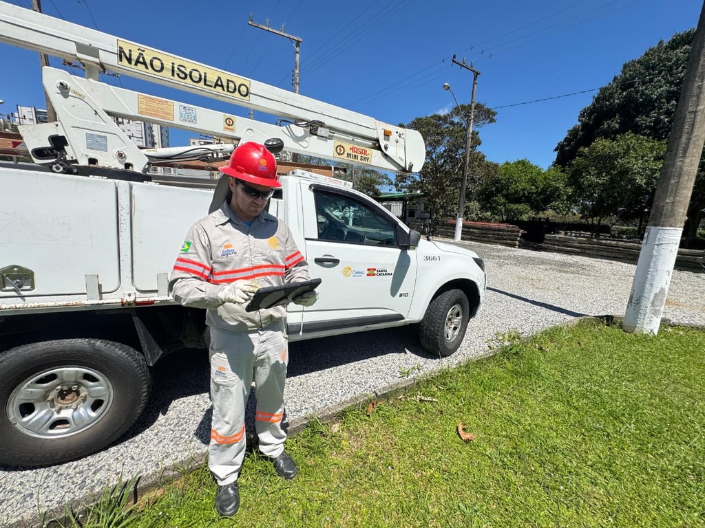 Celesc é uma das primeiras distribuidoras do país a usar Starlink em toda a frota de atendimento emergencial