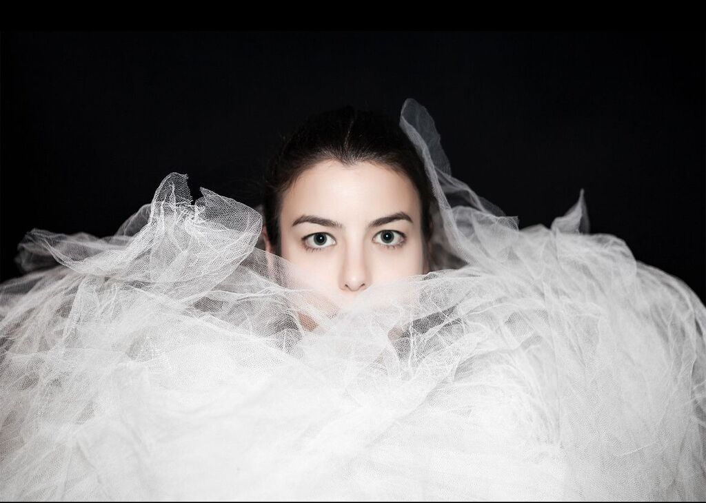 Espetáculo de dança contemporânea “Frágil” em Joinville