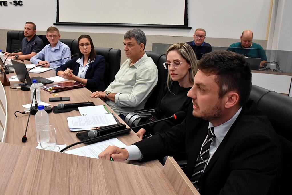 Representantes do Executivo explicam sobre concessão da água e saneamento