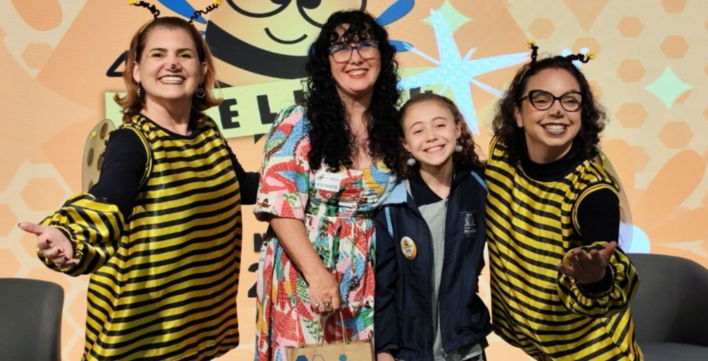 “Eu congelei na hora”: Helena Bagatoli é campeã do Spelling Bee em Joinville