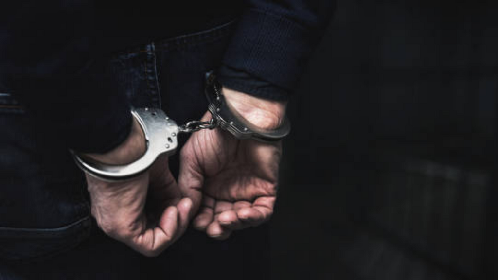 Homem é preso por tráfico de drogas durante operação policial em Imbituba