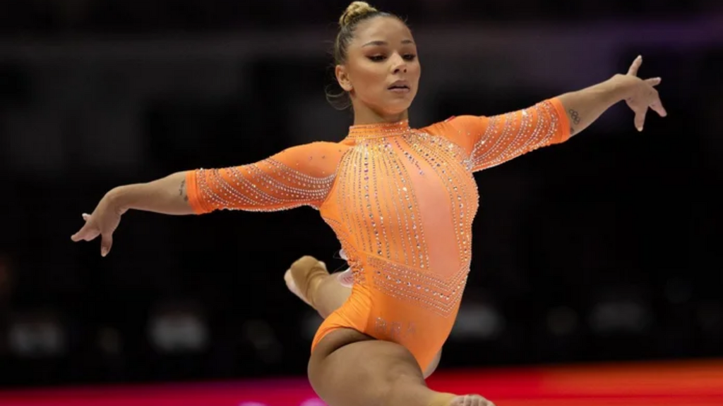 Flávia Saraiva brilha na trave e garante vaga na final do Mundial de Ginástica