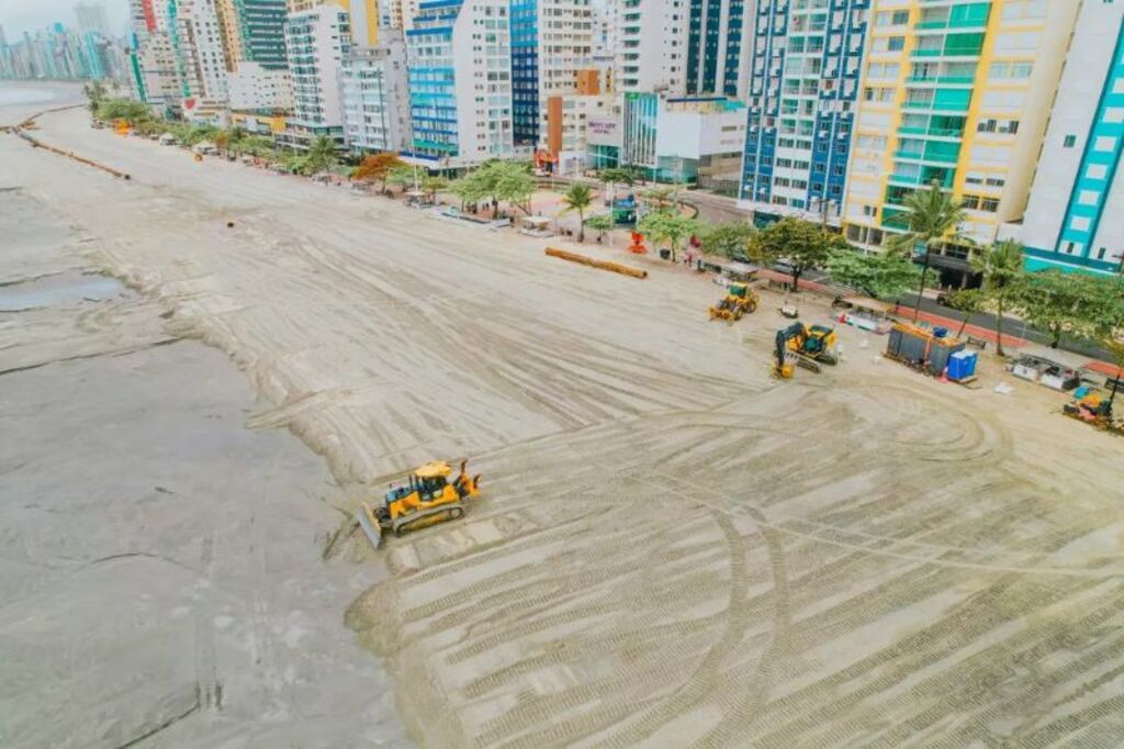 Obras de alargamento de praias transformam 18 km de orlas no Litoral de Santa Catarina