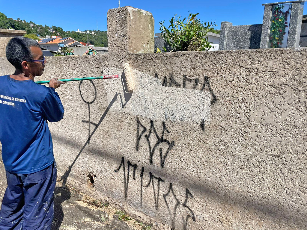 Limpeza e melhorias no Cemitério Municipal de Concórdia