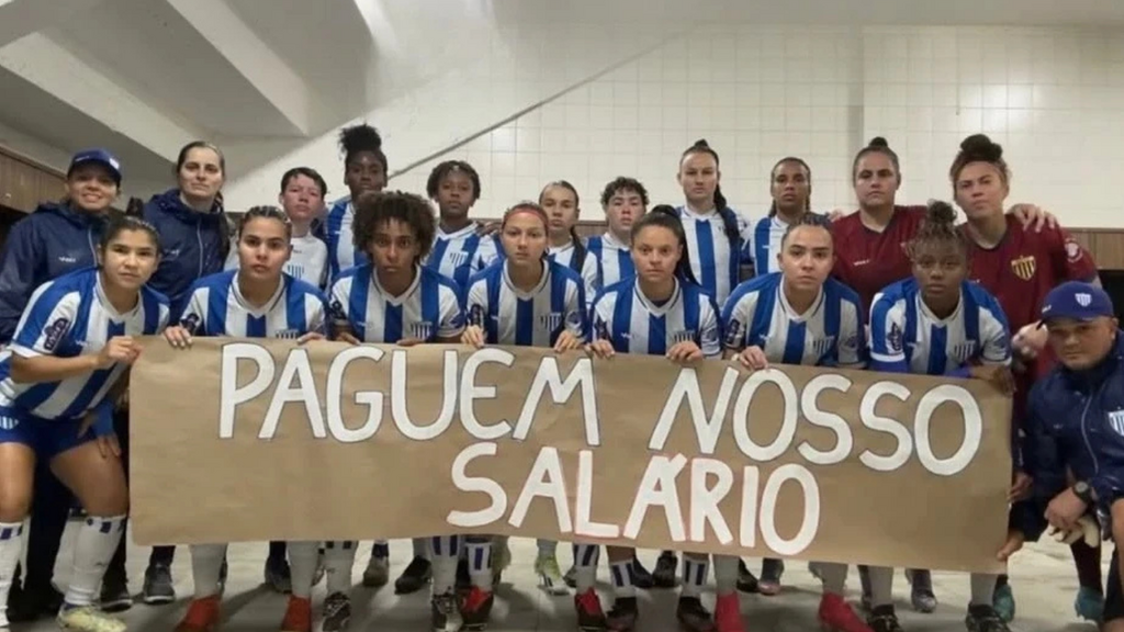 Elenco do Avaí/Kindermann anuncia greve e ameaça não jogar a final do Catarinense Feminino por atrasos salariais