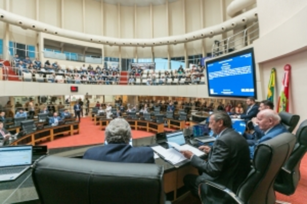ALESC: Plenário aprova projeto sobre licença para professores ACTs