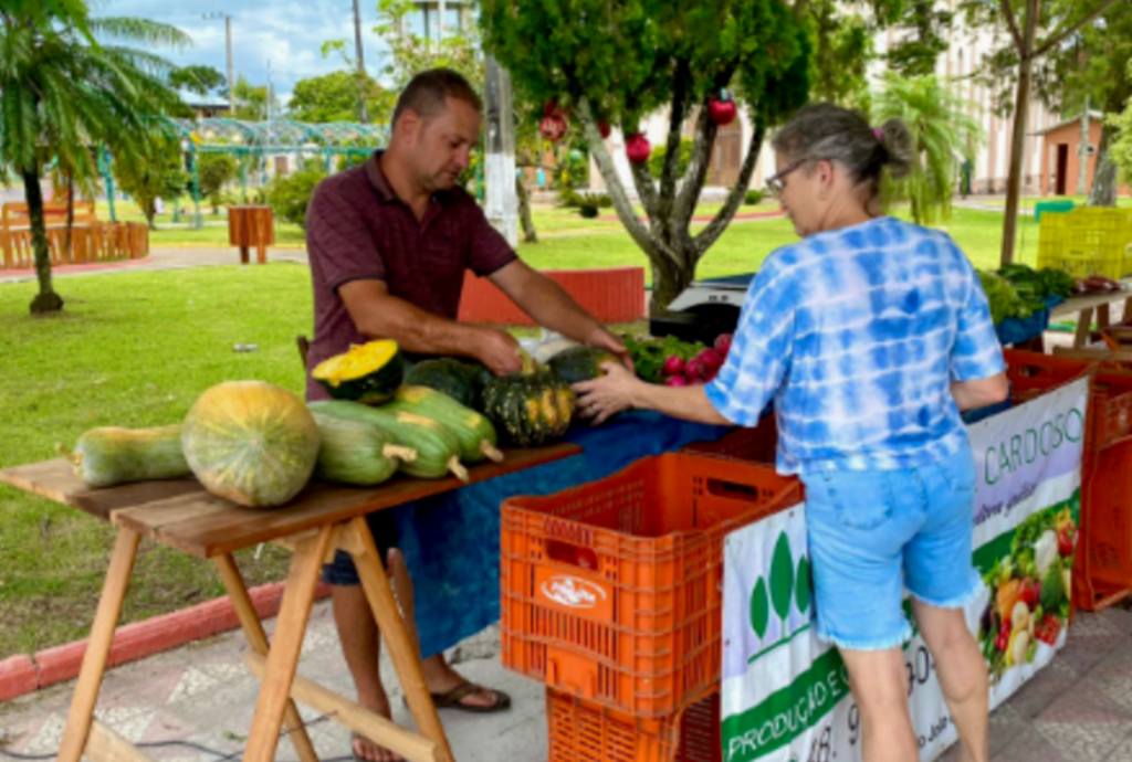 FEIRA DA AGRICULTURA FAMILIAR DE SÃO JOÃO DO SUL CONTINUA ATENDENDO A COMUNIDADE