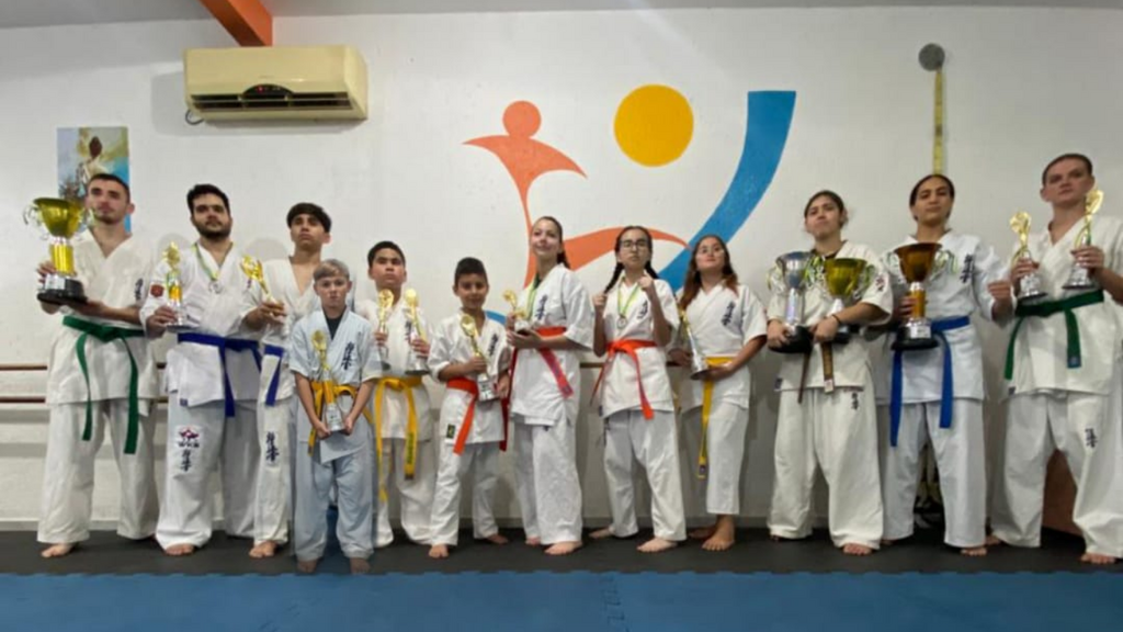 Foto Divulgação - Samurais Dojo Kyokushin brilha no Campeonato Brasileiro e leva o nome de Imbituba ao pódio em Tatuí (SP)