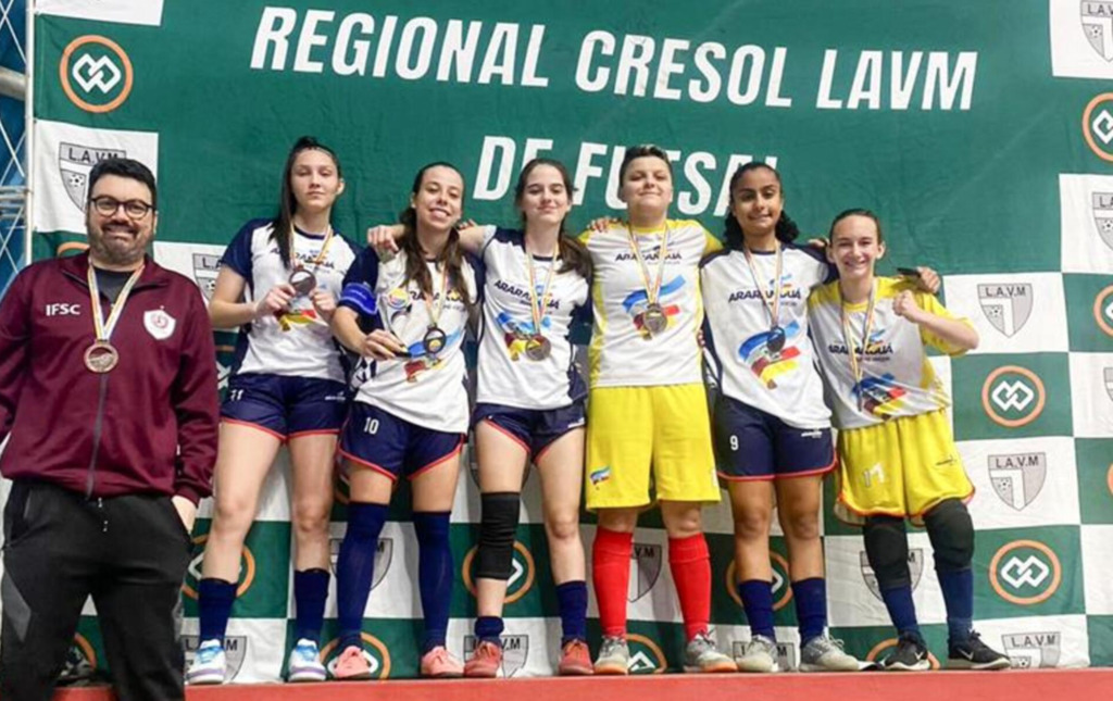 LAVM ENTREGA PREMIAÇÃO AOS MELHORES DO FUTSAL NAS  CATEGORIAS DE BASE DA TAÇA CRESOL COOPERACRED 2025