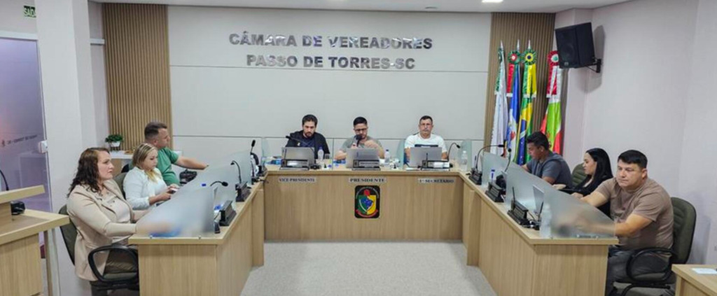 CÂMARA DE VEREADORES DE PASSO DE TORRES É A PRIMEIRA DA REGIÃO A CONTAR COM INTÉRPRETE DE LIBRAS