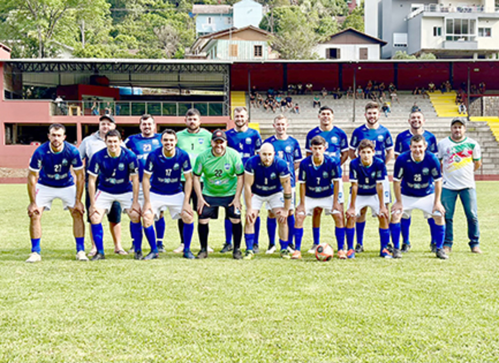  - Os Piá da Quinta lideram o campeonato