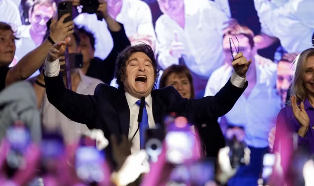 Partido de Javier Milei conquista maioria nas eleições legislativas