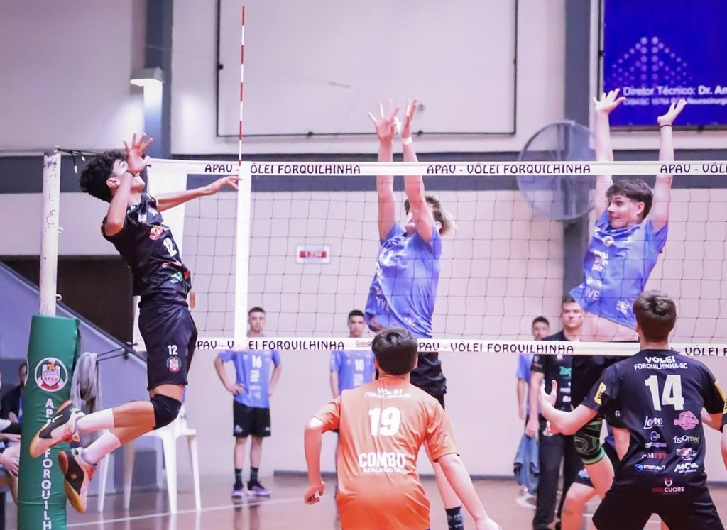 Vôlei de Forquilhinha disputa a maior competição de base do país