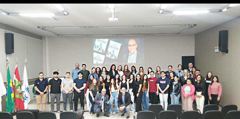 JAIME TELLES PROFERIU PALESTRA PARA ACADÊMICOS DE DIREITO