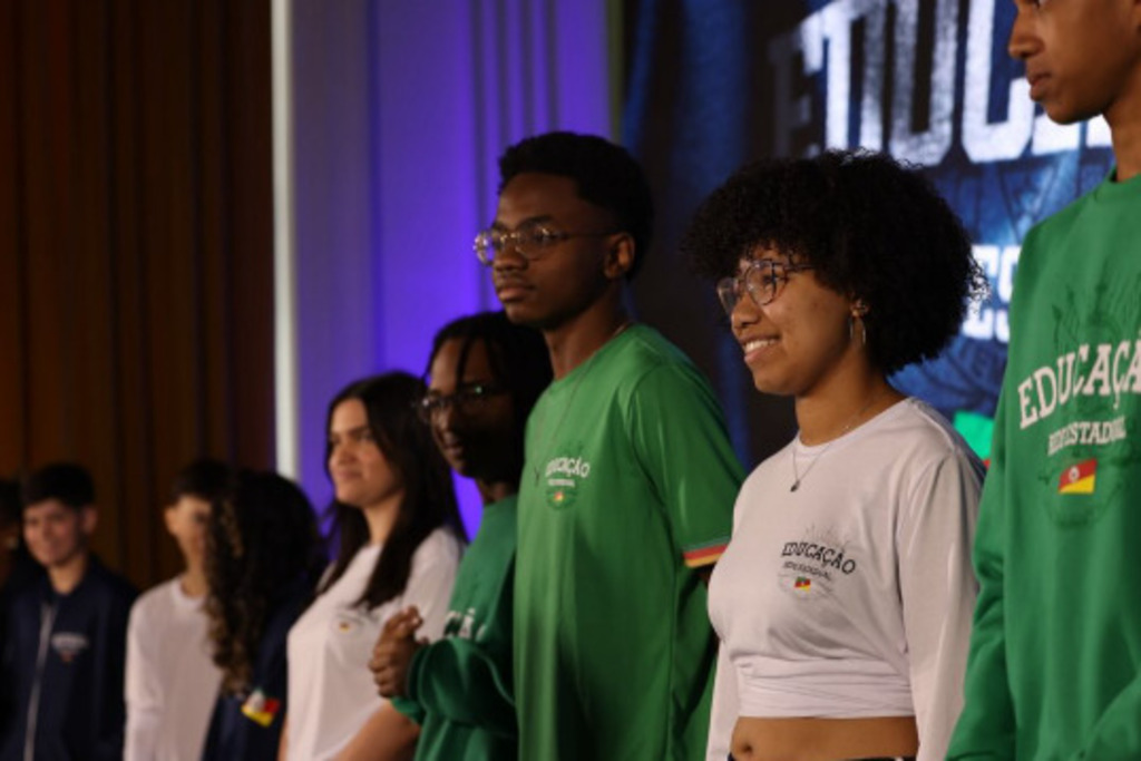 Prazo para matrículas na rede estadual termina neste domingo