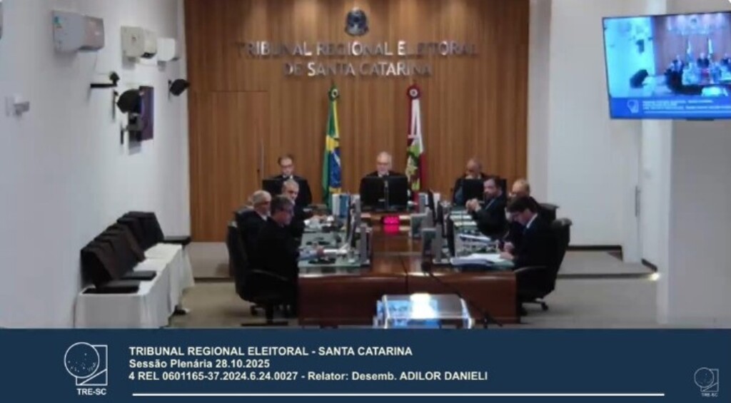 TRE-SC determina que processo do prefeito e vice de São Francisco do Sul retorne ao Fórum para que Prefeitura apresente documentos