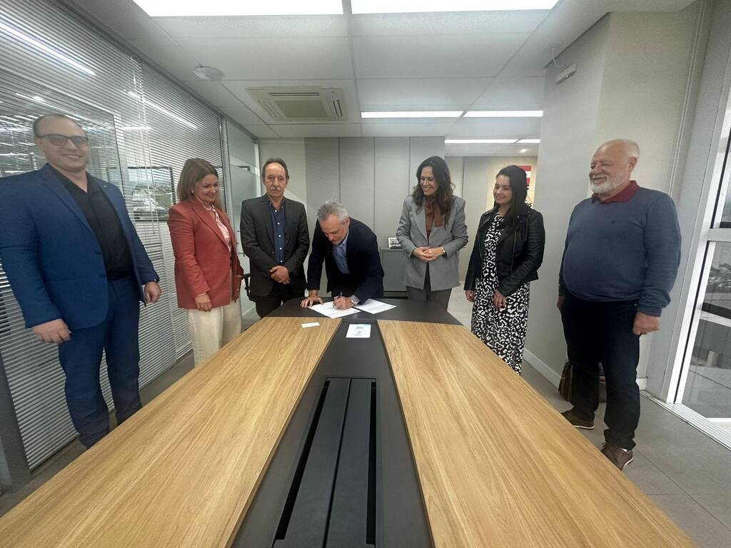 O Governo de Santa Catarina anunciou o investimento de mais de R$ 5,2 milhões para os aeroportos dos municípios de Três Barras e Rio Negrinho