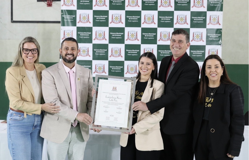 Sessão Especial celebra centenário da Escola Coelho Neto em Criciúma
