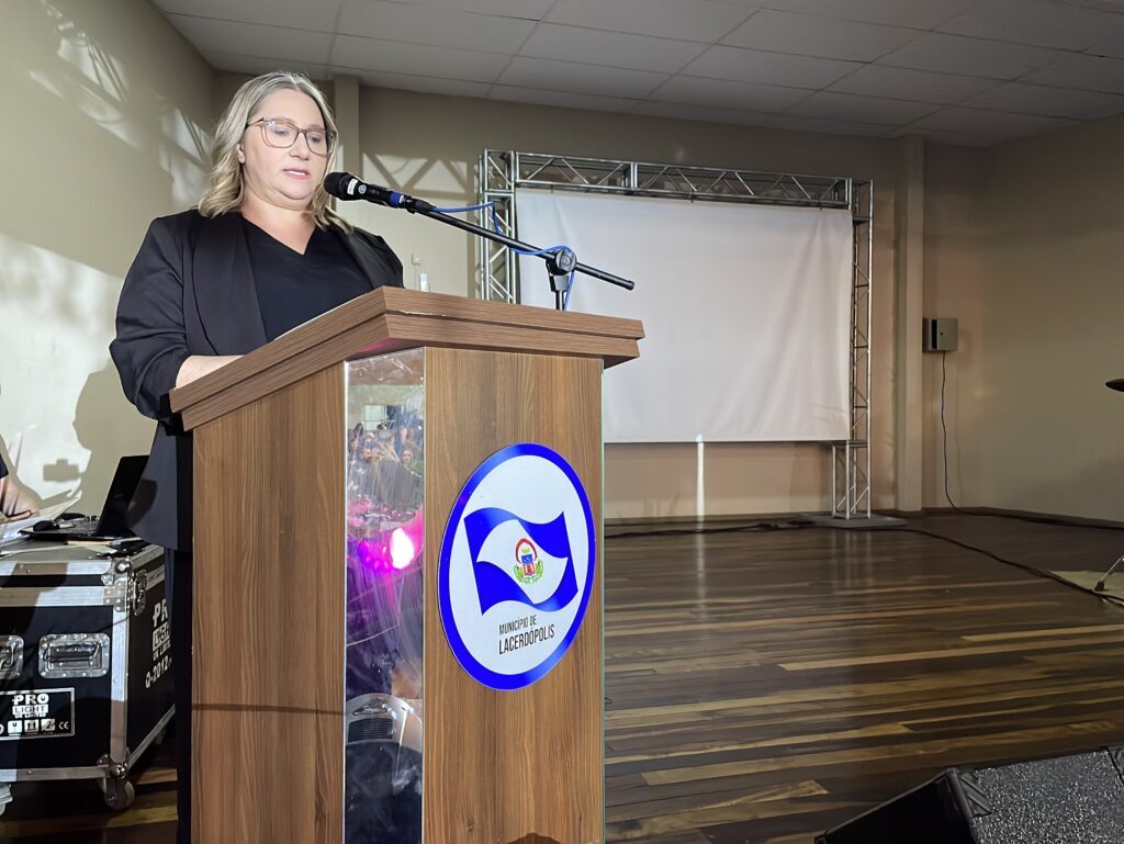 LACERDÓPOLIS CONHECE SUAS NOVAS RAINHAS E PRINCESAS 2025 EM NOITE DE ENCANTO E CELEBRAÇÃO