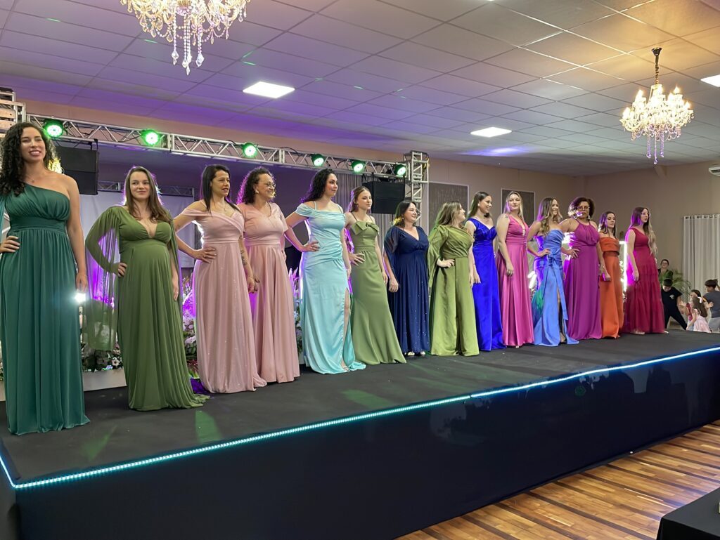 LACERDÓPOLIS CONHECE SUAS NOVAS RAINHAS E PRINCESAS 2025 EM NOITE DE ENCANTO E CELEBRAÇÃO