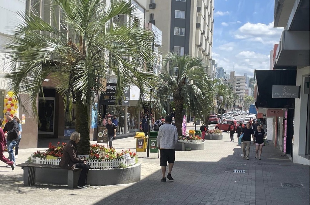 Começo de novembro movimenta o comércio de Criciúma com Sábado Mais