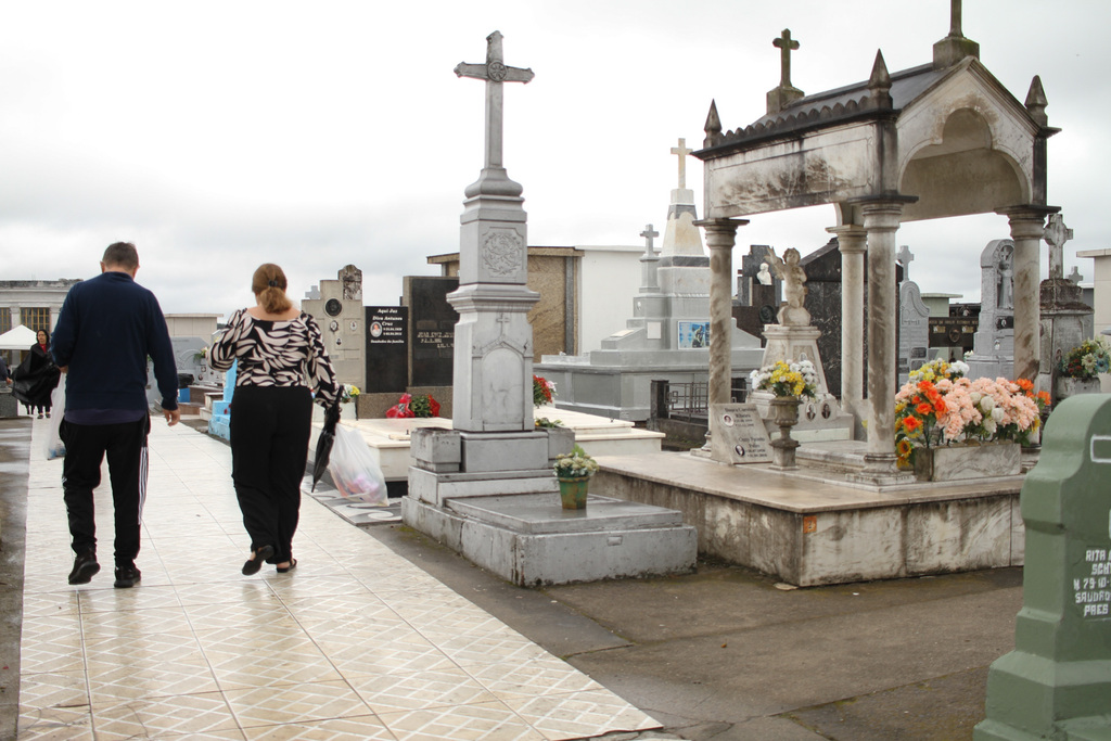 Imagem Artigo Geral Prefeitura prepara cemitérios para o Dia de Finados