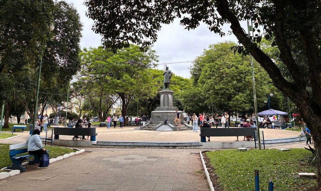 Novembro começa com calor e pancadas isoladas de chuva