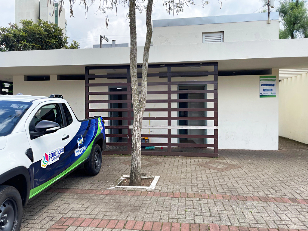 Banheiros da Praça Lauro Müller passam por melhorias