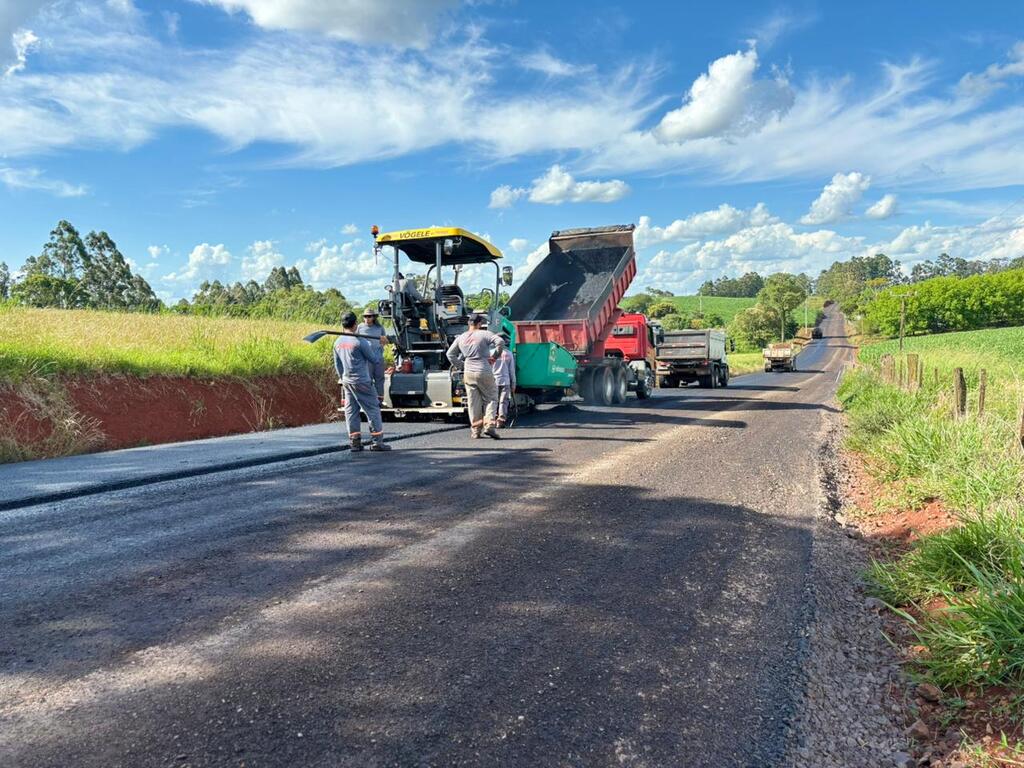 Obras de pavimentação asfáltica na Linha Waldemar já estão em andamento