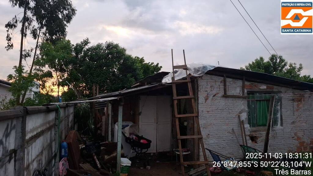Três Barras foi alvo de uma forte chuva acompanhada pela queda de granizo