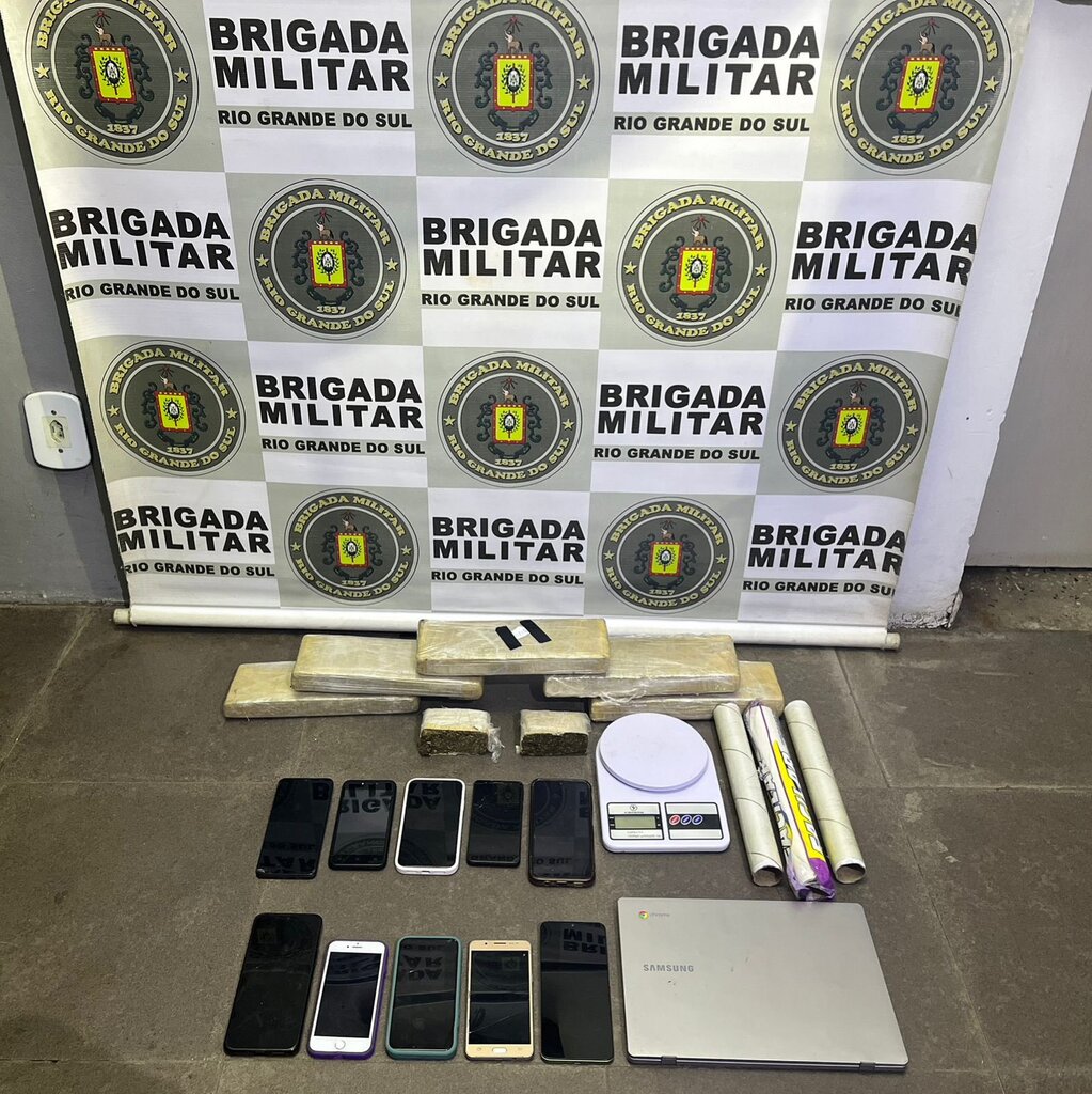 Dupla é presa por tráfico de drogas no bairro São Miguel